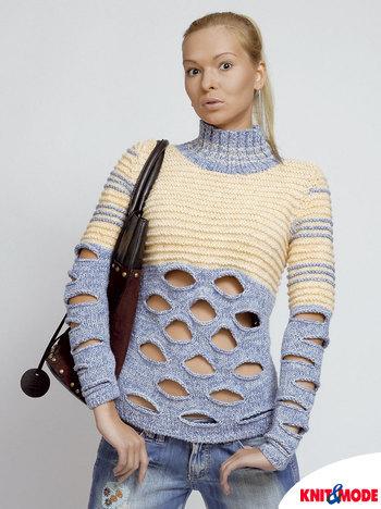 Женский пуловер с прорезями